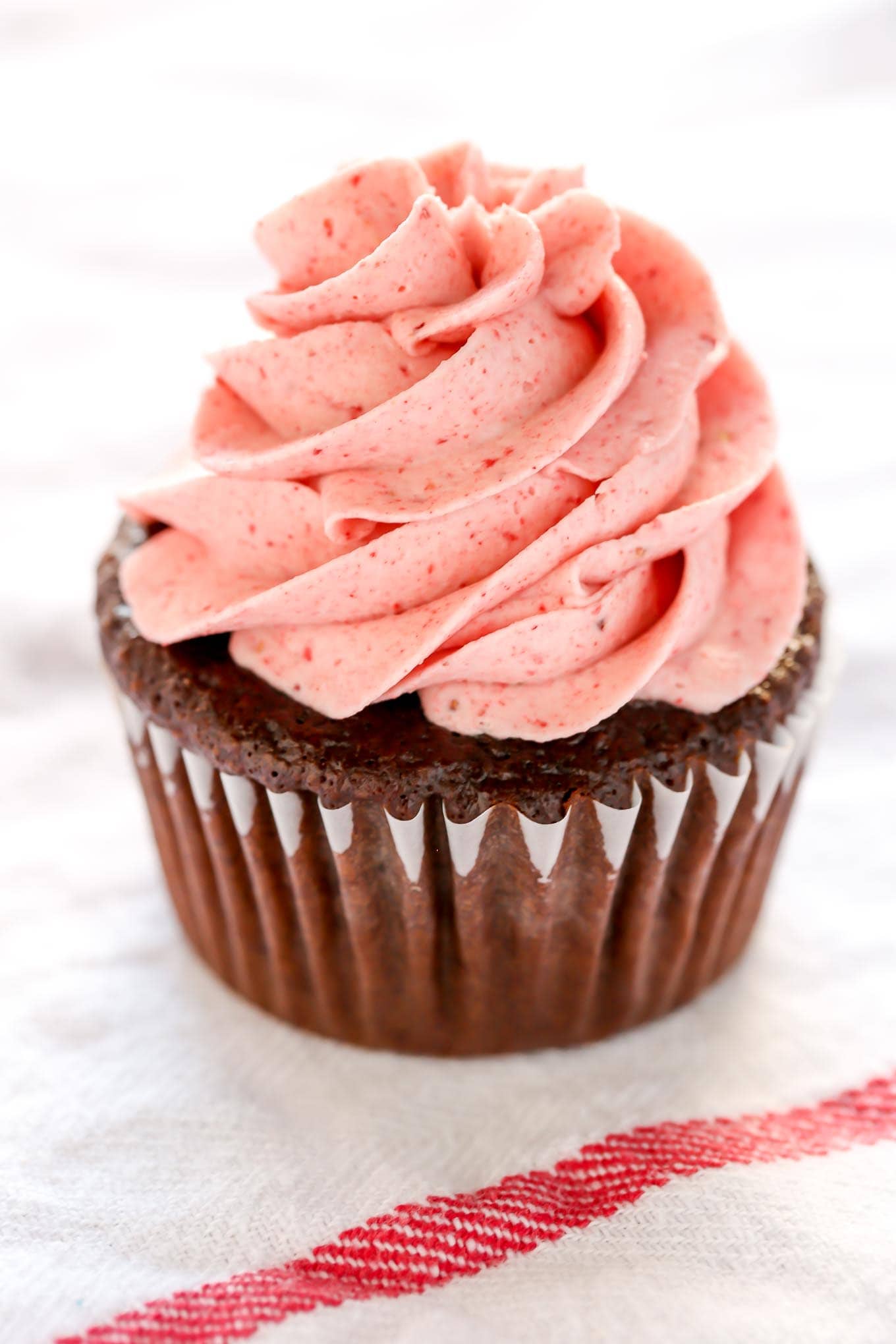 Simple Cupcake Frosting Techniques