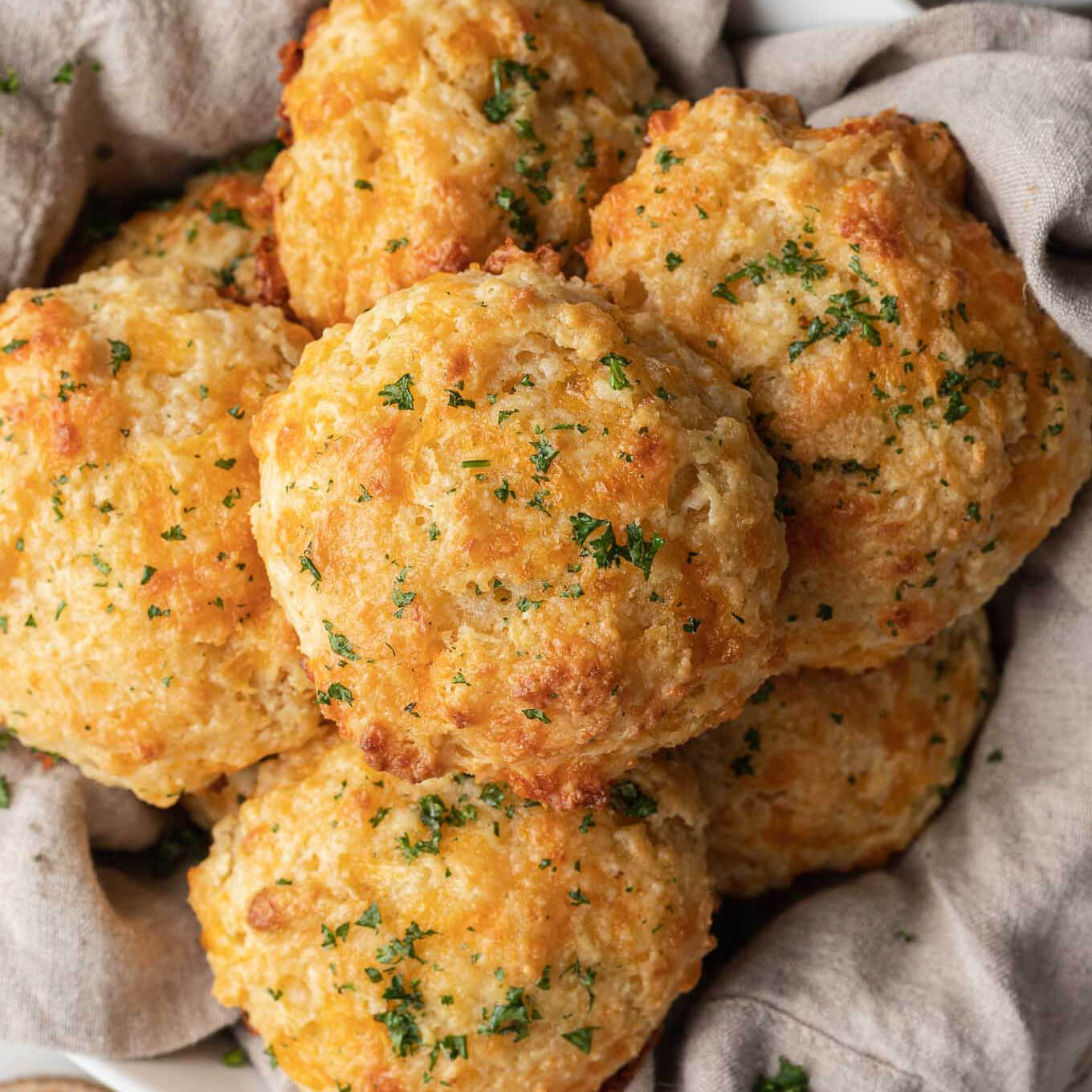 Copycat Red Lobster Cheddar Bay Biscuits